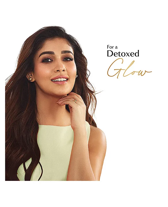 Pears Detoxed Glow Body Wash helps achieve naturally glowing, soft and hydrated skin with pure glycerin and aloe vera.